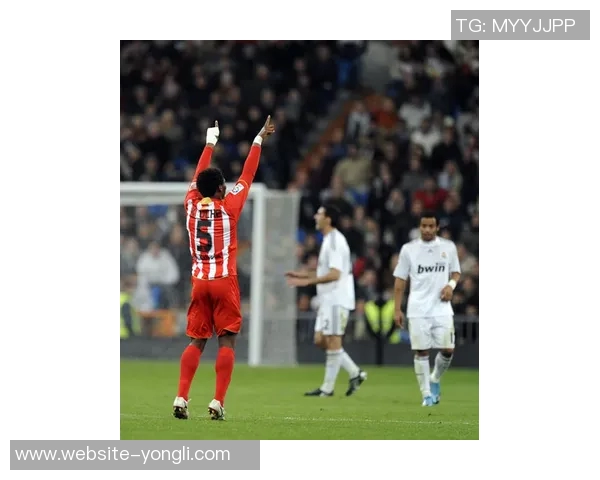 新浪足球比分实时更新助你掌握每场比赛动态和精彩瞬间